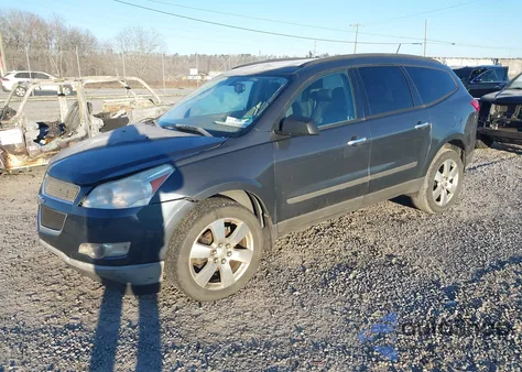 2011 Chevrolet Traverse Ls z USA, uszkodzony, nr VIN 1GNKVEED8BJ348099